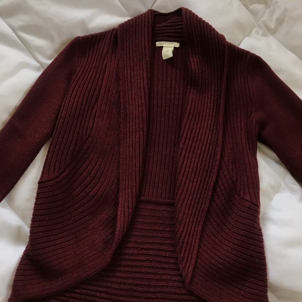 XS H&M maroon cardigan sweater